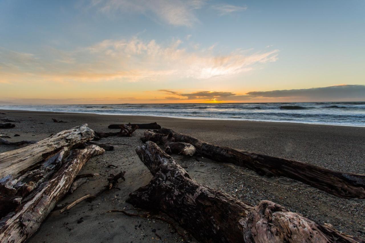 Haast Beach Motel ภายนอก รูปภาพ